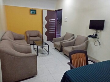 Pg For Rent in Model Colony