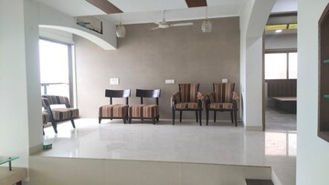 Living Room in 4 BHK Apartment at Lokhandwala Complex – for Rent