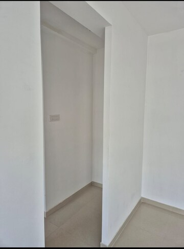 Room in 1 BHK Apartment at UK Iridium, Kandivali East – for Rent