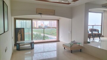 Living Room in 4 BHK Apartment at Lokhandwala Complex – for Rent