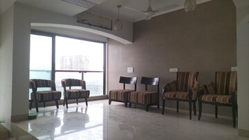 Living Room in 4 BHK Apartment at Lokhandwala Complex – for Rent