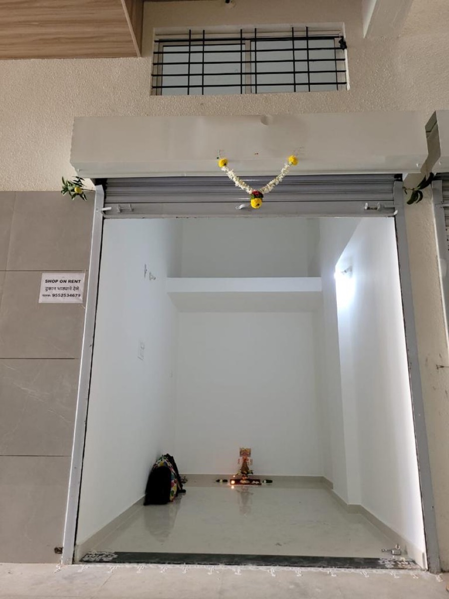 Retail Shop For Sale in Akshay House 