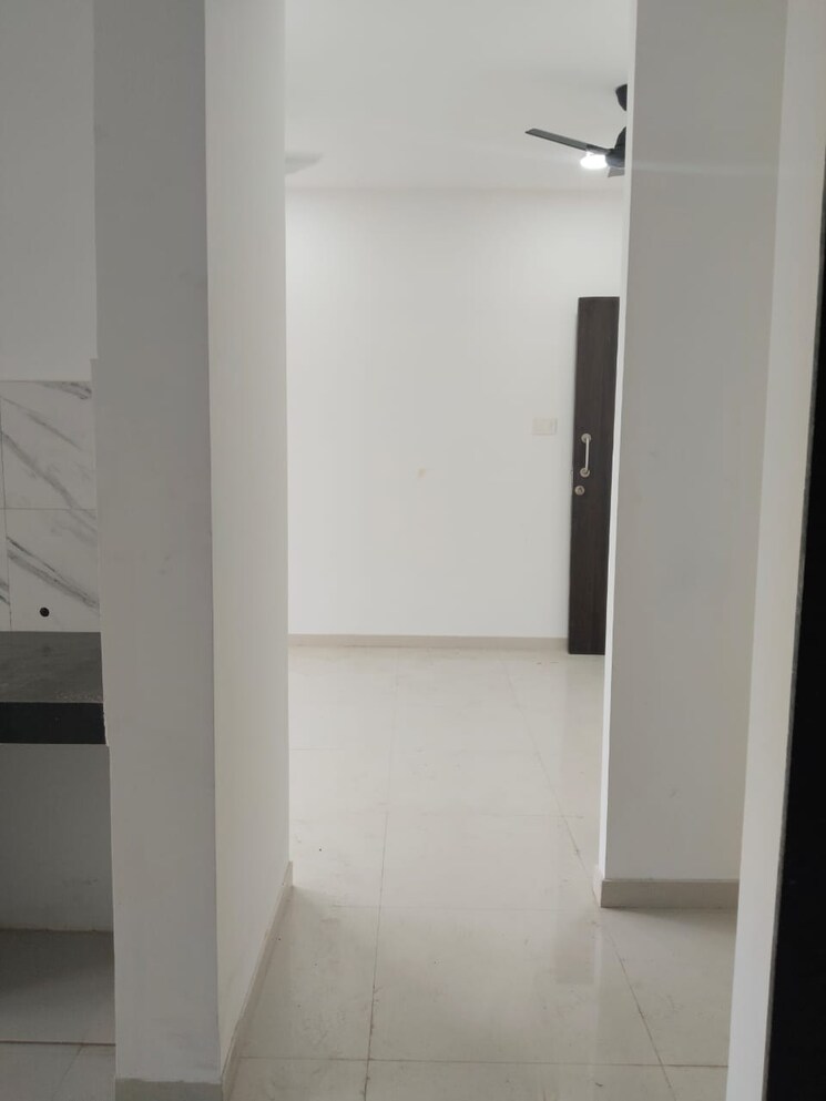 Room, uk-iridium 1 Bedroom 395 Sq.Ft. Apartment In Kandivali East Mumbai 8799145
