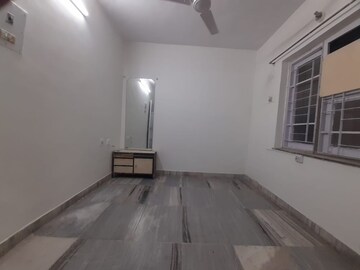 Room in 1 BHK Apartment at Raheja Township, Malad East – for Rent