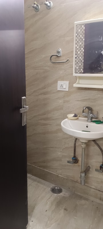 Bathroom in 2 BHK Builder Floor at Ashok Nagar – for Rent