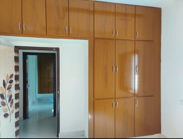 Room in 5 BHK Independent House at Thumukunta – for Sale