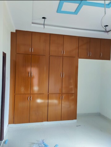 Furnished Amenities in 5 BHK Independent House at Thumukunta – for Sale