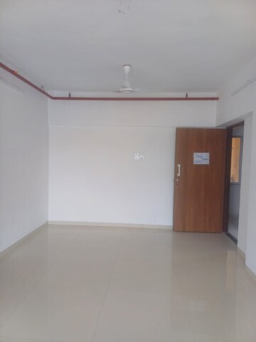 Room in 2 BHK Apartment at Avant Hillway, Goregaon East – for Rent