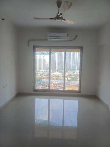 Room in 2 BHK Apartment at Avant Hillway, Goregaon East – for Rent