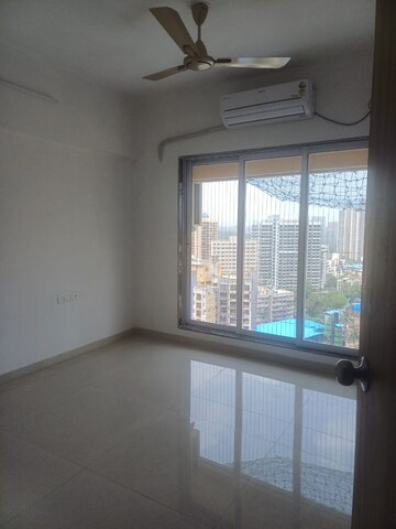 Room in 2 BHK Apartment at Avant Hillway, Goregaon East – for Rent