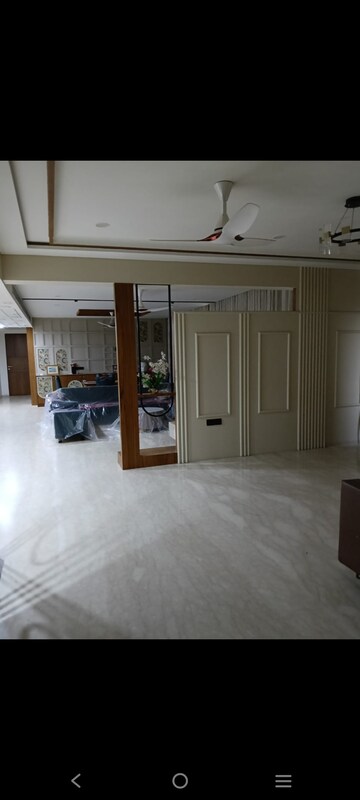 Room in 5 BHK Apartment at Status Ananta, Chandkheda – for Rent