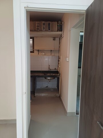 Room in 1 BHK Apartment at Jaldhara Sra Chs, Goregaon East – for Rent