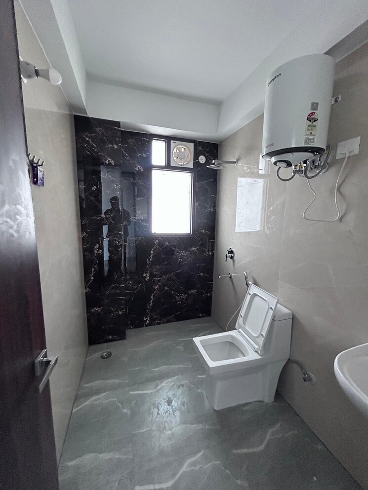 Bathroom, spazedge 3 Bedroom 1450 Sq.Ft. Builder Floor In Sector 47 Gurgaon 8799302