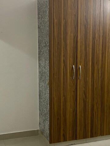 Furnished Amenities in 1.5 BHK Builder Floor at Mayur Vihar – for Rent
