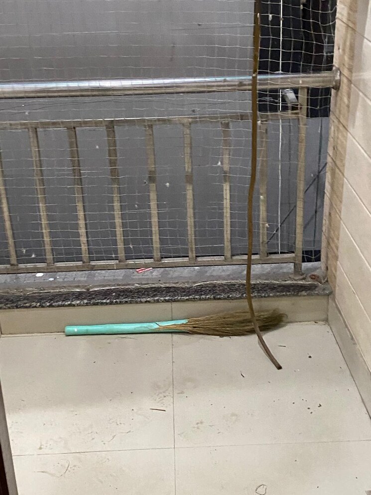 Balcony, mayur vihar 1.5 Bedroom 550 Sq.Ft. Builder Floor In Mayur Vihar Delhi 8799298