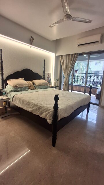 Bedroom in 3.5 BHK Apartment at Ashiana Apartment Bandra, Bandra West – for Rent