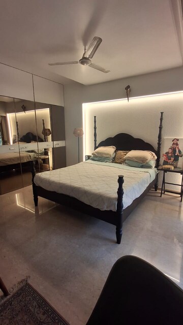 Bedroom in 3.5 BHK Apartment at Ashiana Apartment Bandra, Bandra West – for Rent