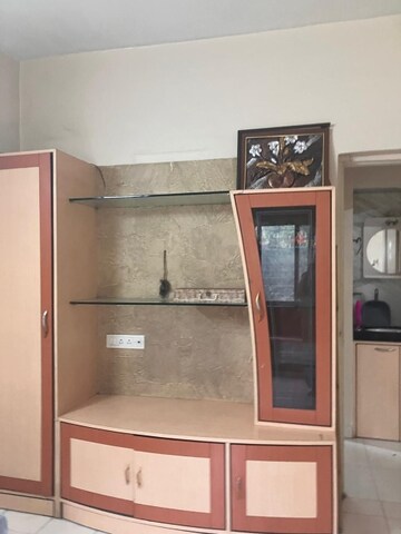 Furnished Amenities in 3 BHK Apartment at Senapati Bapat Road – for Rent