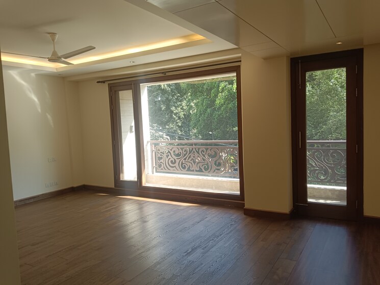 Room, soami nagar 4 Bedroom 2700 Sq.Ft. Builder Floor In Soami Nagar Delhi 8799466