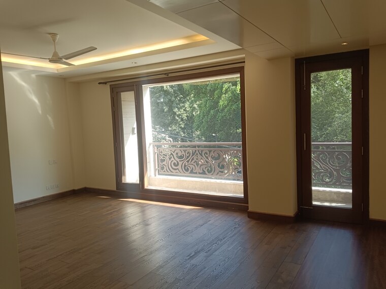 Room, soami nagar 4 Bedroom 2700 Sq.Ft. Builder Floor In Soami Nagar Delhi 8799466
