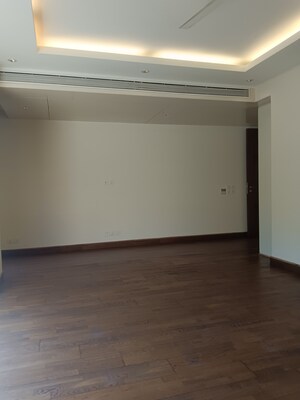 Room in 4 BHK Builder Floor at Soami Nagar – for Sale