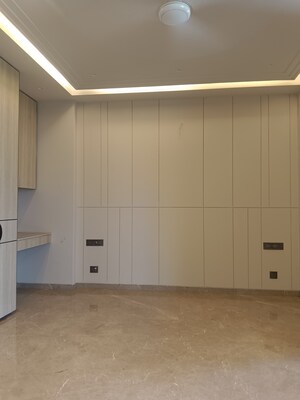 Room in 4 BHK Builder Floor at Soami Nagar – for Sale