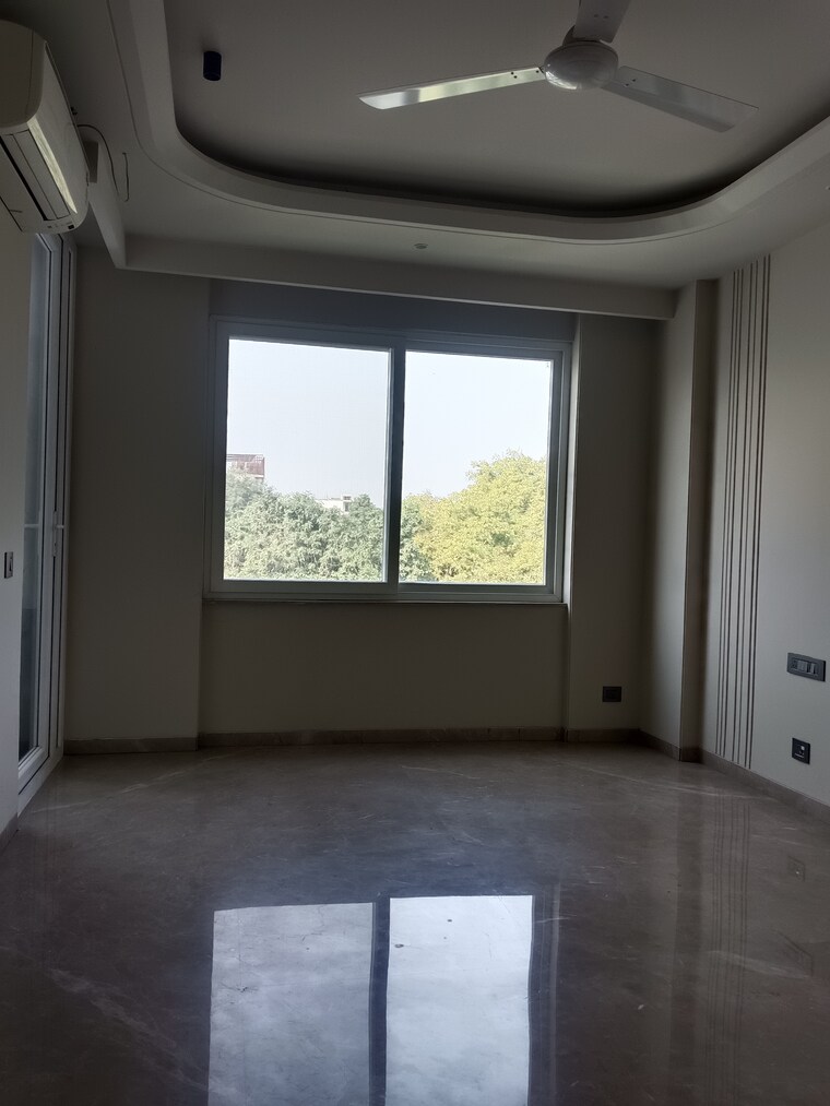 Room, soami nagar 4 Bedroom 2700 Sq.Ft. Builder Floor In Soami Nagar Delhi 8799474