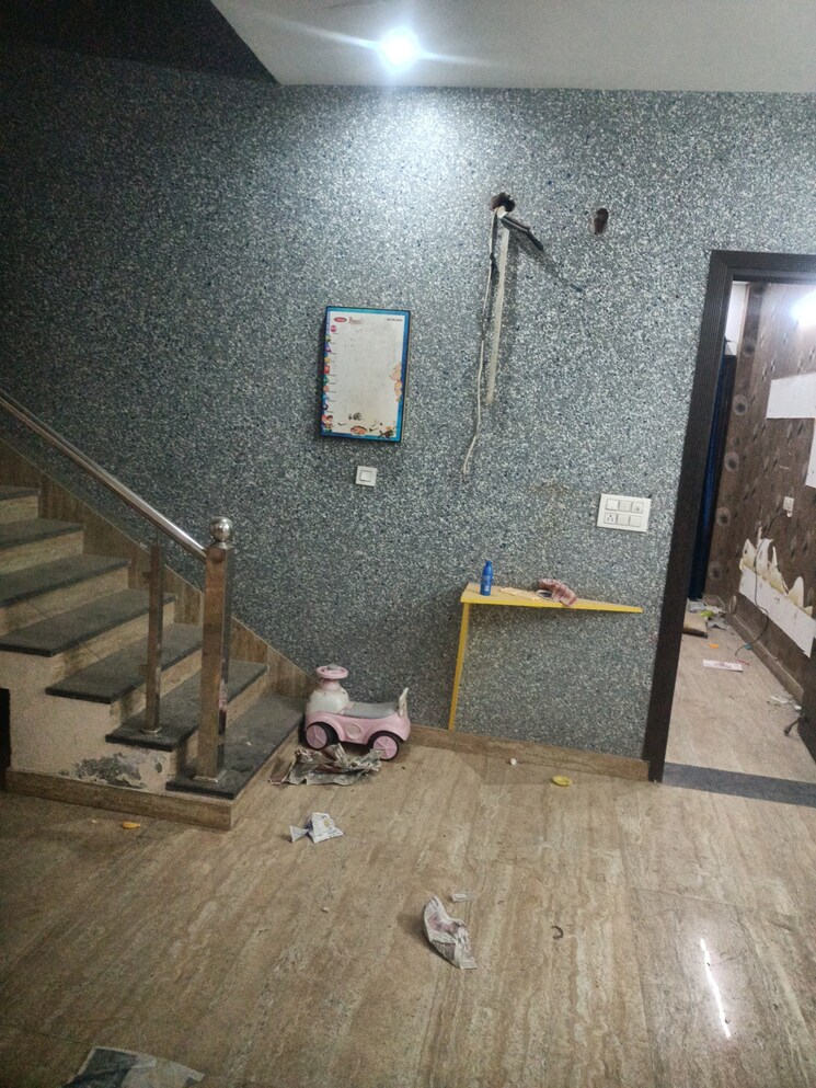 undefined, bptp-parkland 3.5 Bedroom 250 Sq.Yd. Independent House In Sector 75 Faridabad 8799498