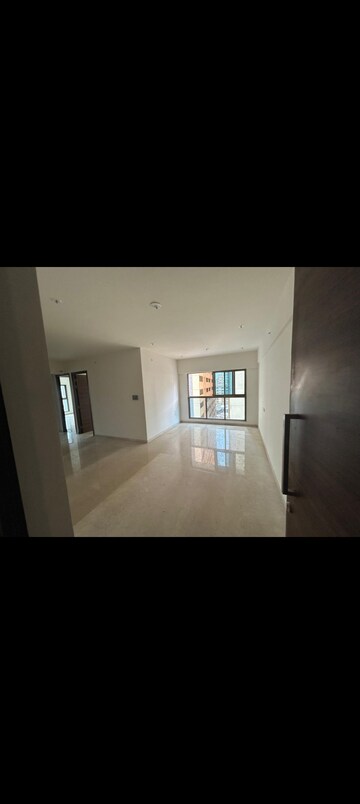 Room in 3 BHK Apartment at Rajesh Raj Infinia, Malad West – for Rent