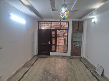 Room in 3 BHK Independent House at RWA Apartments Sector 50, Sector 50 – for Rent