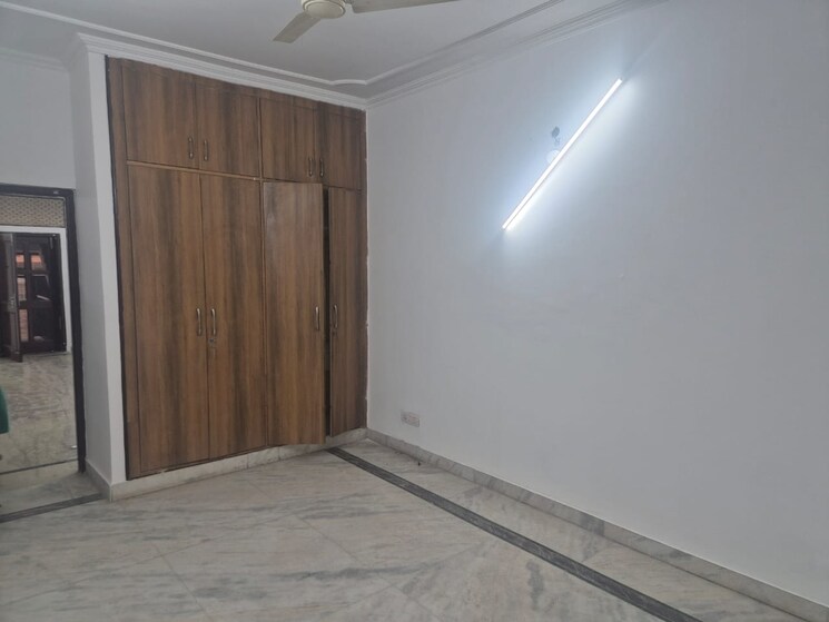 Room, rwa-apartments-sector-50 3 Bedroom 250 Sq.Mt. Independent House In Sector 50 Noida 8799536