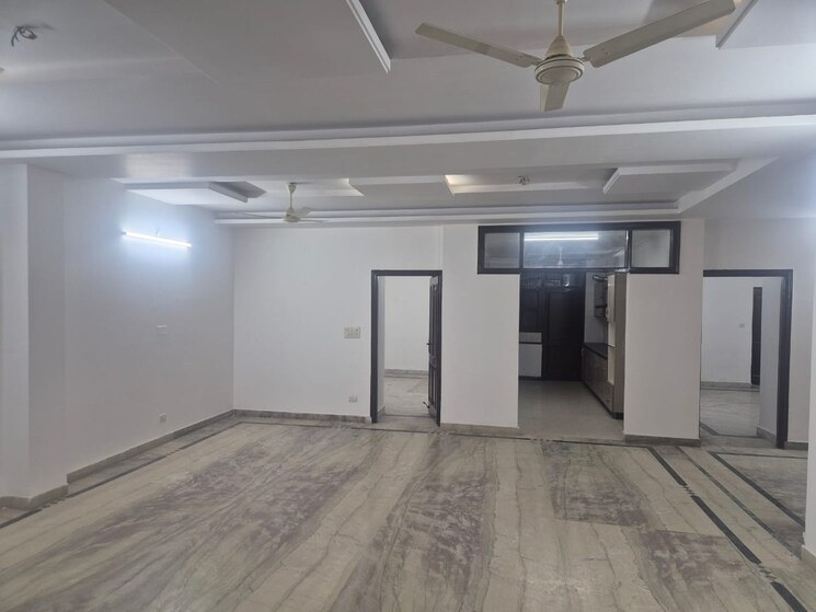 Room, rwa-apartments-sector-50 3 Bedroom 250 Sq.Mt. Independent House In Sector 50 Noida 8799536