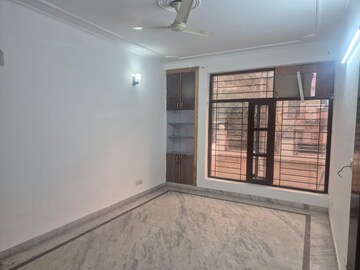 Room in 3 BHK Independent House at RWA Apartments Sector 50, Sector 50 – for Rent