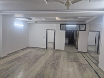 Room in 3 BHK Independent House at RWA Apartments Sector 50, Sector 50 – for Rent