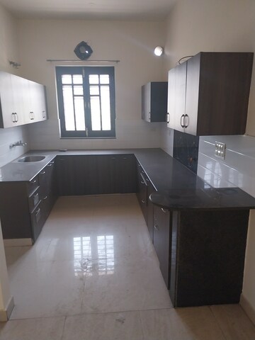 4 BHK Builder Floor For Rent in BPTP Parklands, Sector 76