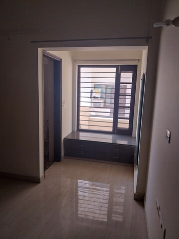 Room in 4 BHK Builder Floor at BPTP Parklands, Sector 76 – for Rent