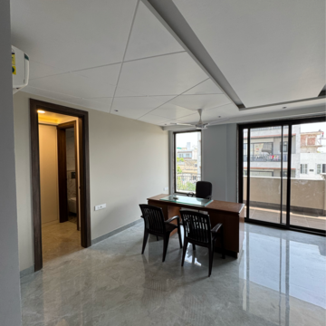 Parking in 4 BHK Builder Floor at Dlf City Phase 3 – for Sale