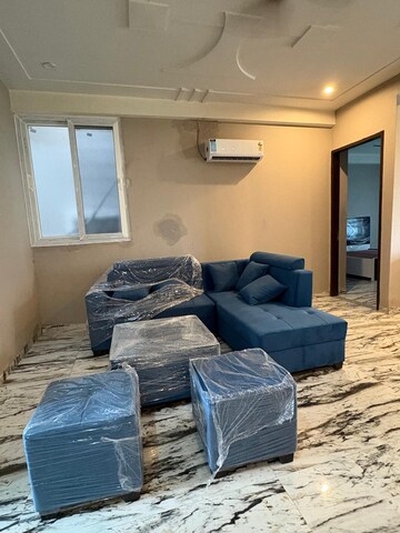 Living Room in 4 BHK Builder Floor at Sector 51 – for Rent