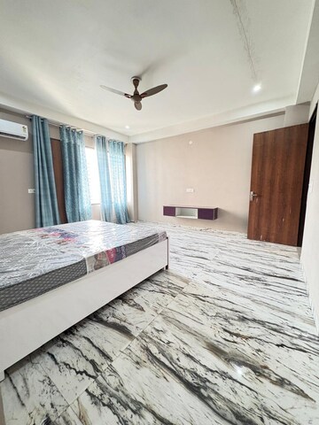 Bedroom in 4 BHK Builder Floor at Sector 51 – for Rent