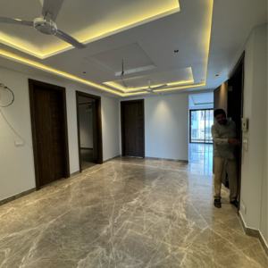 Bedroom in 4 BHK Builder Floor at Dlf City Phase 3 – for Sale