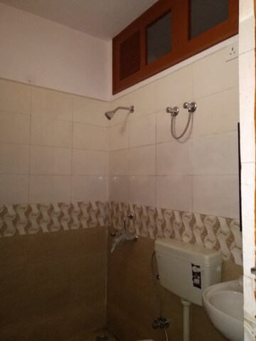 Bathroom in 3 BHK Independent House at RWA Apartments Sector 40, Sector 40 – for Rent