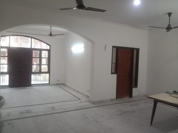 3 BHK Independent House For Rent in RWA Apartments Sector 52, Sector 52