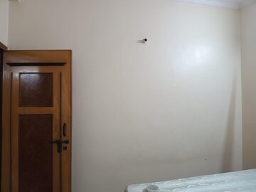 Room in 3 BHK Independent House at RWA Apartments Sector 52, Sector 52 – for Rent