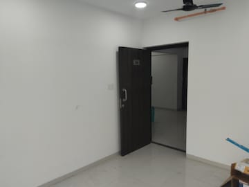 1 BHK Apartment For Rent in UK Iridium, Kandivali East