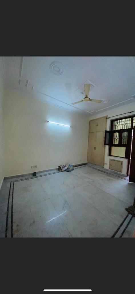 6+ BHK + Pooja Room,Servant Room Independent House For Sale in RWA Apartments Sector 41