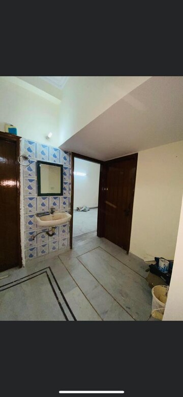 Room in 6+ BHK Independent House at RWA Apartments Sector 41, Sector 41 – for Sale