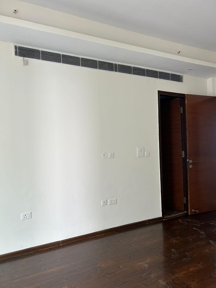 Room, antriksh-nature 3.5 Bedroom 1750 Sq.Ft. Apartment In Sector 52 Noida 8371599