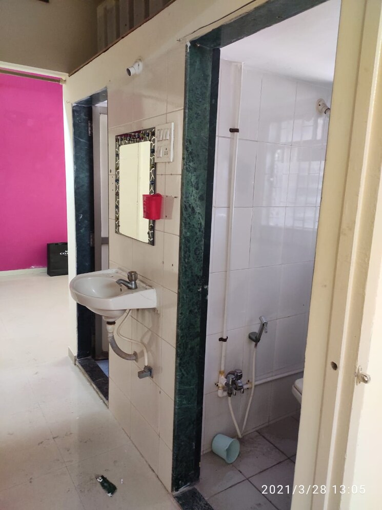 Bathroom, yash-trinity 1 Bedroom 415 Sq.Ft. Apartment In Dadar West Mumbai 8799630