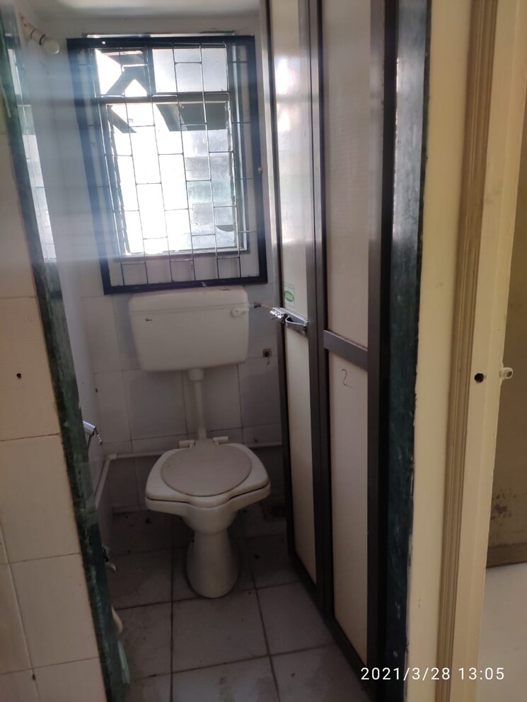 Bathroom, yash-trinity 1 Bedroom 415 Sq.Ft. Apartment In Dadar West Mumbai 8799630