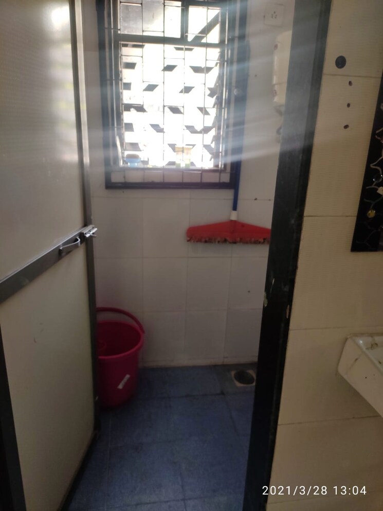 Bathroom, yash-trinity 1 Bedroom 415 Sq.Ft. Apartment In Dadar West Mumbai 8799630